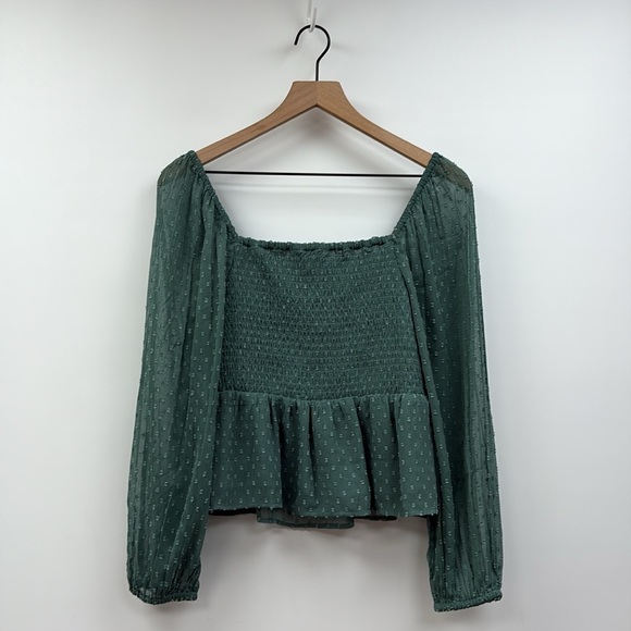 Elegant Green Smocked Women's Top - Picture 6 of 8